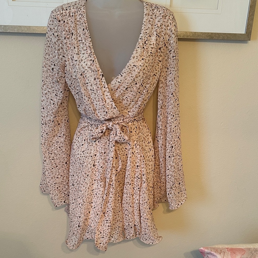 Chic Long Sleeve Wrap Dress in Soft Pink
